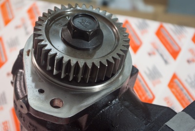 5286964 Воздушный компрессор одноцилиндровый COMPRESSOR,1 CYL AIR для Cummins  Взаимозаменяемые номера: 3955461, 3966513, 3976354, 4946291, 5286965